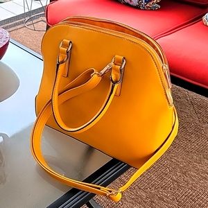 Purse (dark yellow)
